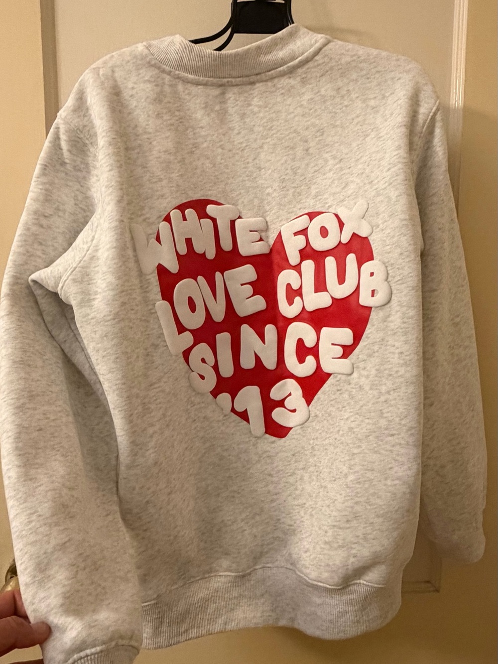 🇺🇸White Fox Light Gray Logo Crewneck Sweatshirt - Picture 6 of 9